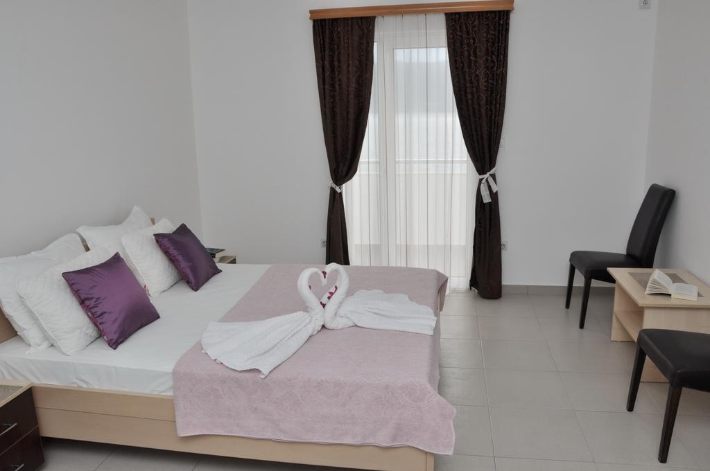 Guest House Savina Herceg Novi Ngoại thất bức ảnh