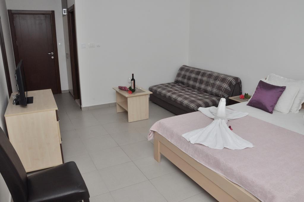 Guest House Savina Herceg Novi Ngoại thất bức ảnh